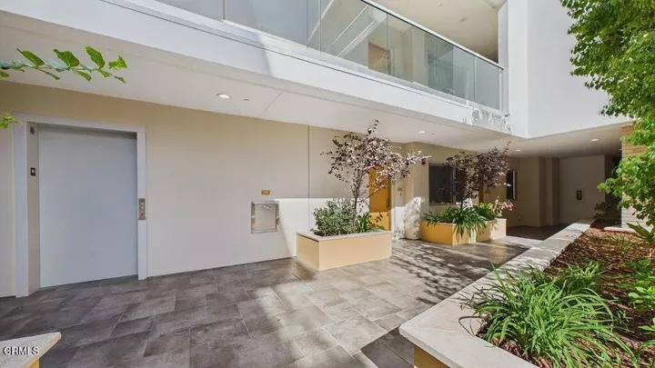 Property Photo:  137 S Wilson Avenue 106  CA 91106 