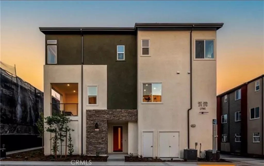 Property Photo: 273 Lynx CA 92618