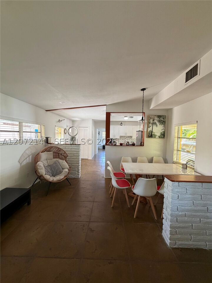 Property Photo:  935 Polk St  FL 33019 