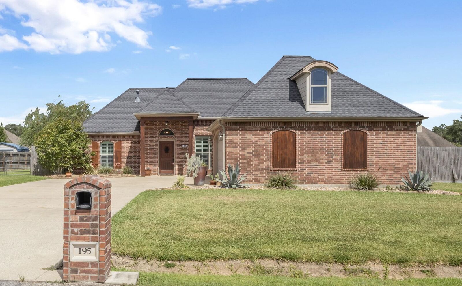Property Photo: 195 Stephanie Dr. TX 77630