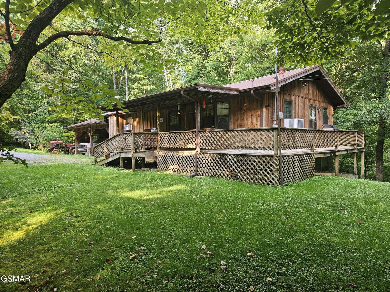 Property Photo: 422 Ball Mountain Way TN 37738