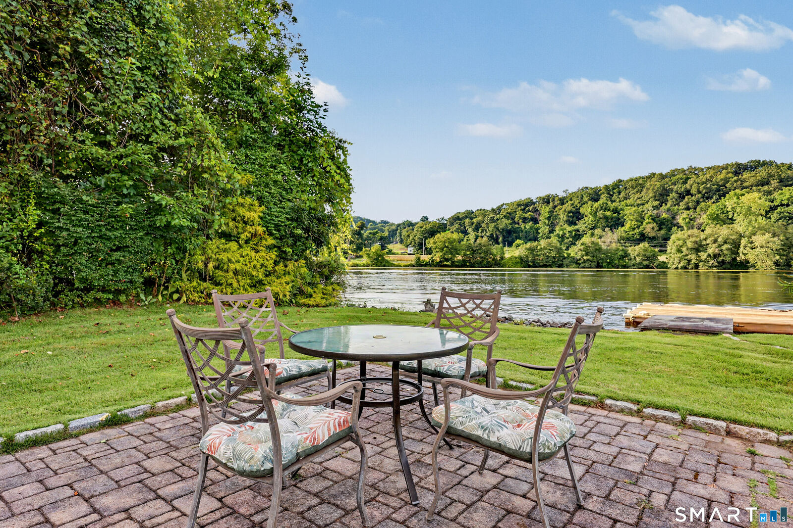 Property Photo:  60 Housatonic Drive  CT 06482 