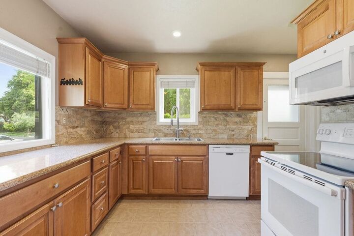 Property Photo: 622 E 27th Ave WA 99203