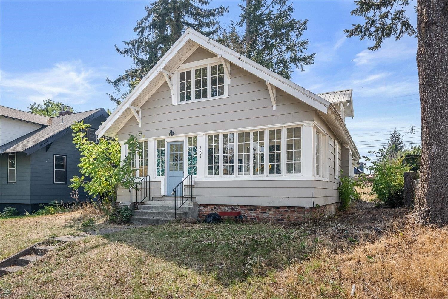 Property Photo:  1807 W Chelan Ave  WA 99205 