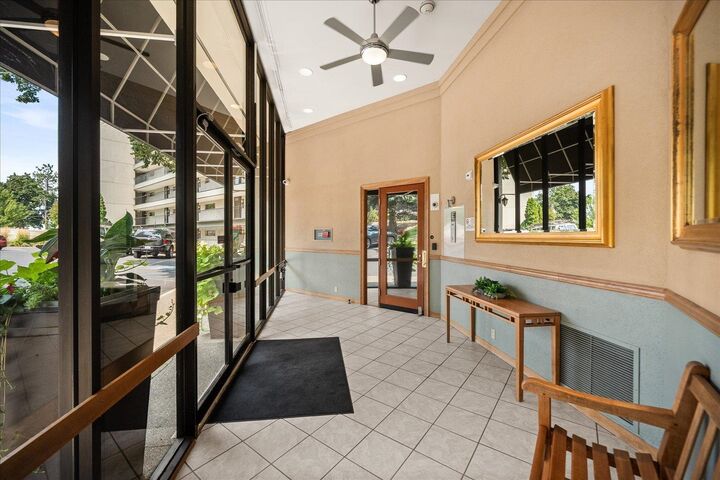 Property Photo:  700 W 7th Ave 205  WA 99204 