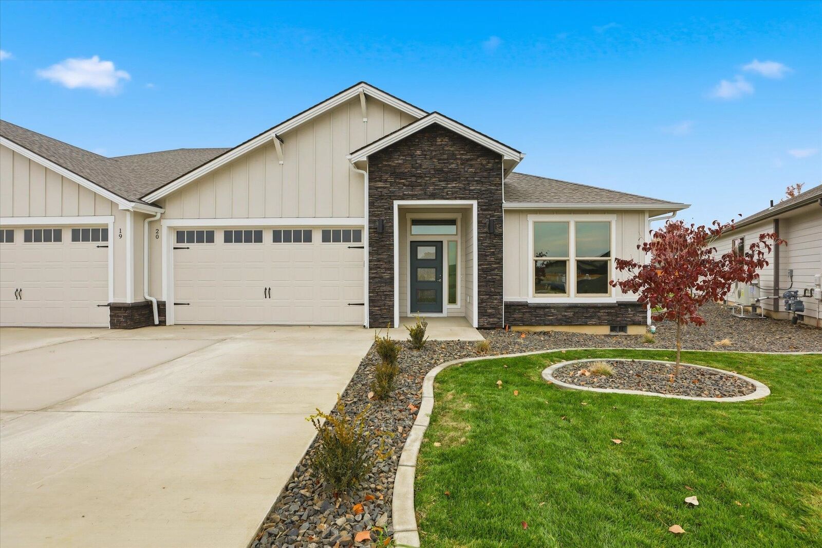 Property Photo:  1109 - 20 N Country Club Dr 20  WA 99006 