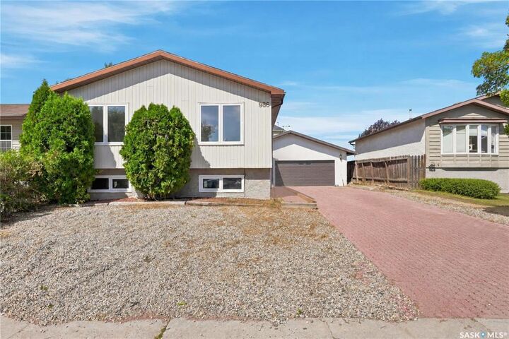 Property Photo: 986 Rowell Crescent N SK S4X 2A6