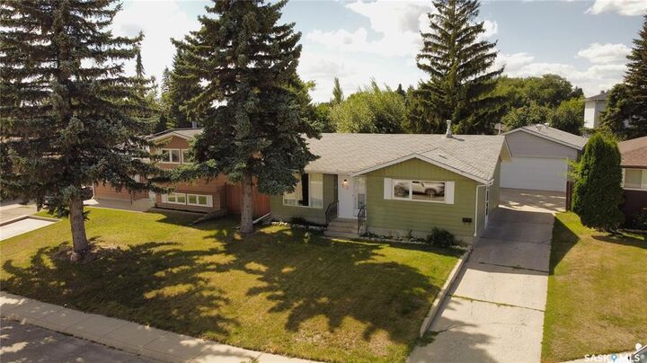 142 Blake Place — photo 1
