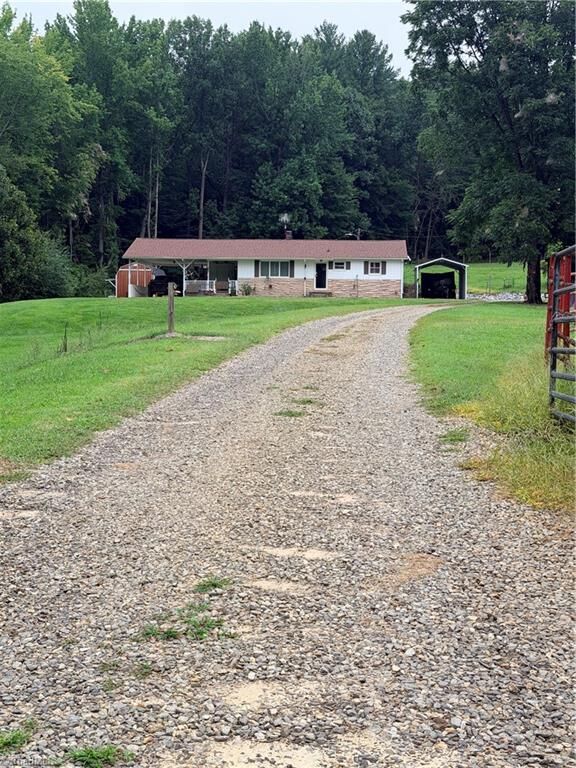 Property Photo: 5705 Statesville Road NC 28659