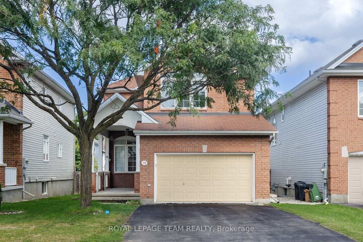 Property Photo:  19 Dunn Street  ON K2K 3J8 
