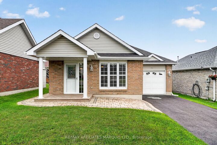 Property Photo:  121 Gail Elizabeth Court  ON K6H 0A7 