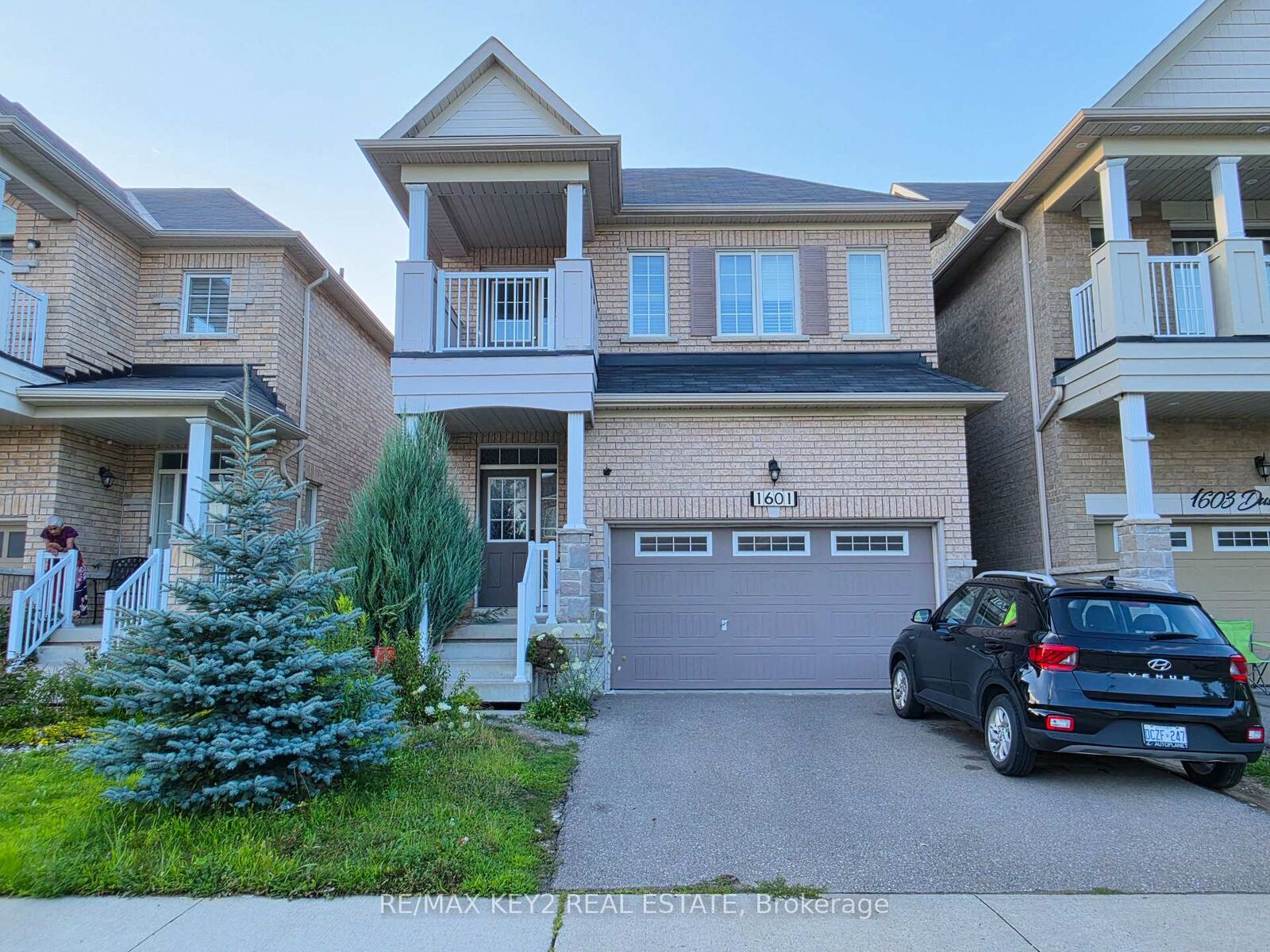 Property Photo:  1601 Dusty Drive Upper  ON L1X 0C9 