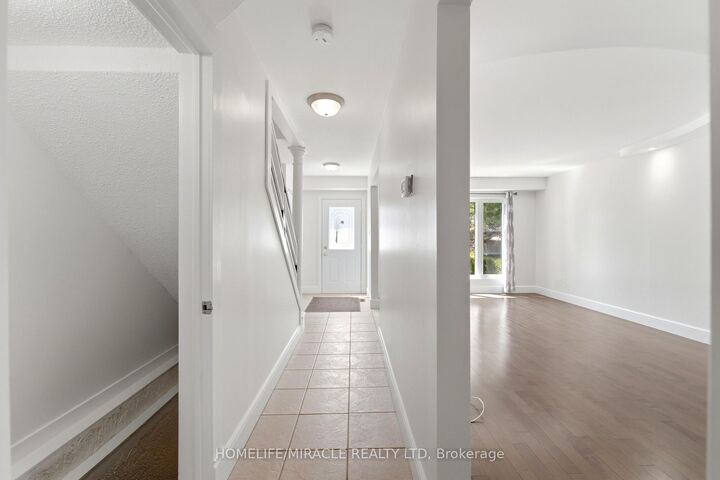 Property Photo: 23 Heatherdale Place ON L9C 6K7