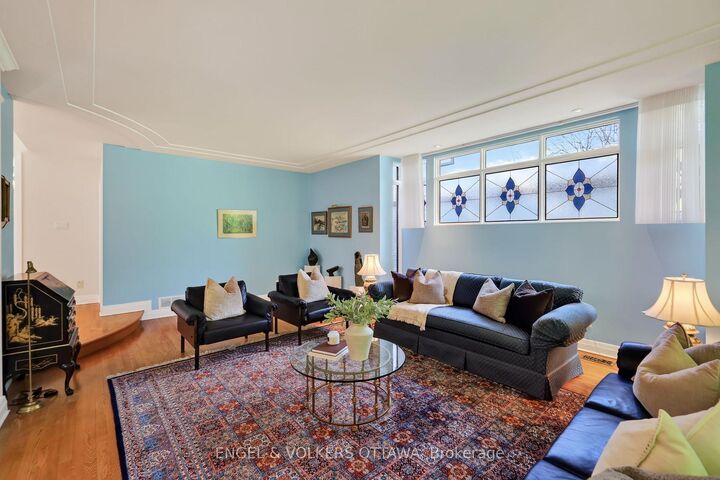 Property Photo: 13 Chinook Crescent ON K2H 7C9