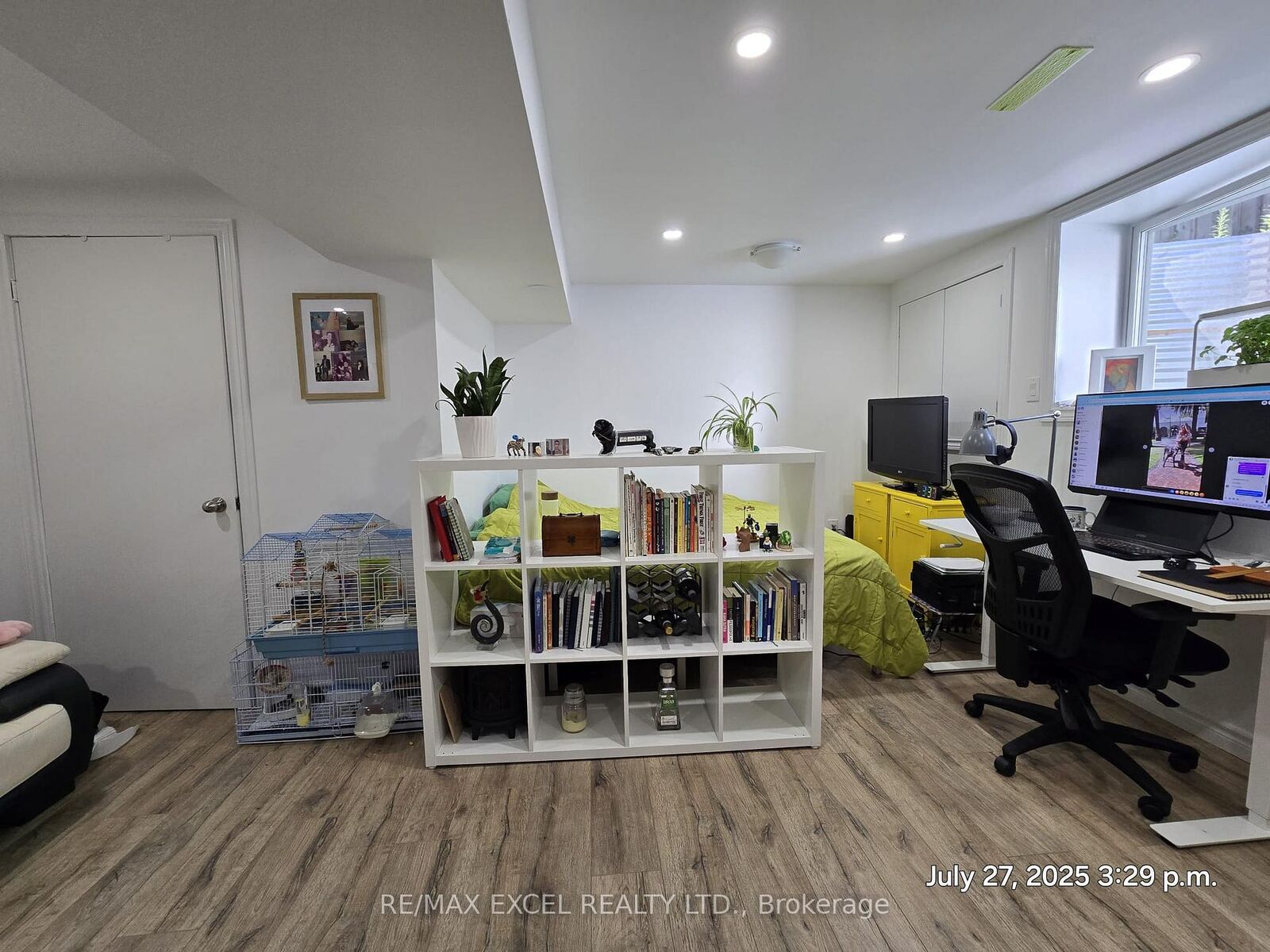 Property Photo:  