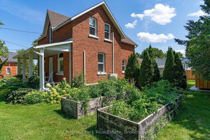 Property Photo: 9 Wellington Street E ON L0M 1G0