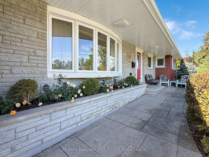 Photo de la propriété: 27 Lindbergh Drive ON L2A 2Z5