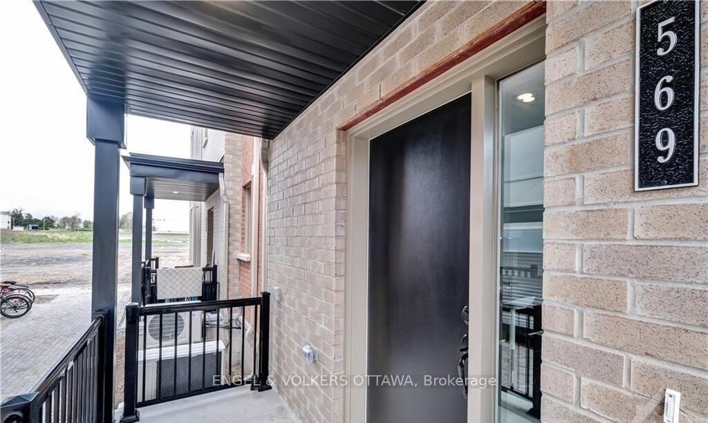 Property Photo:  569 Ozawa Private 13  ON K1K 4Z9 