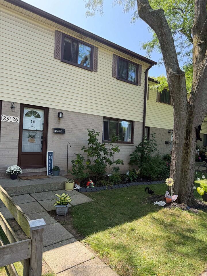 Property Photo:  825 Dundalk Drive 26  ON N6C 3V6 