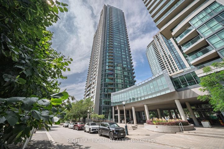 215 Fort York Boulevard 1206 — photo 1