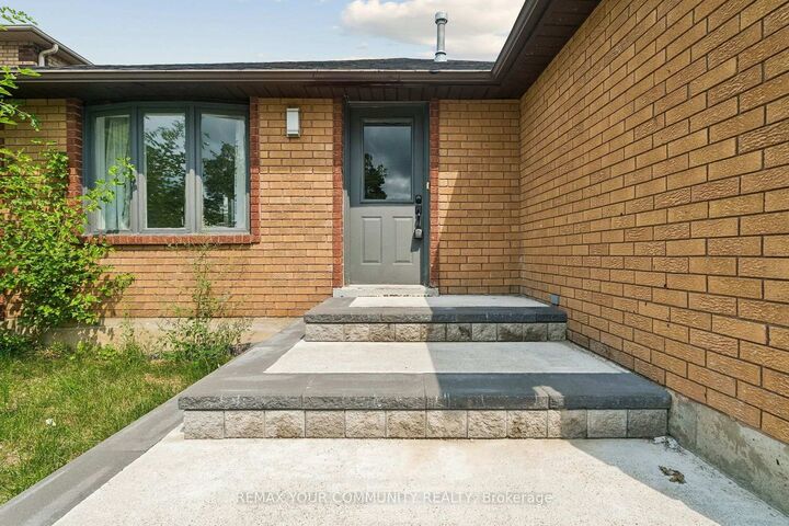 Property Photo:  84 Irwin Drive Main Floor  ON L4N 7A8 