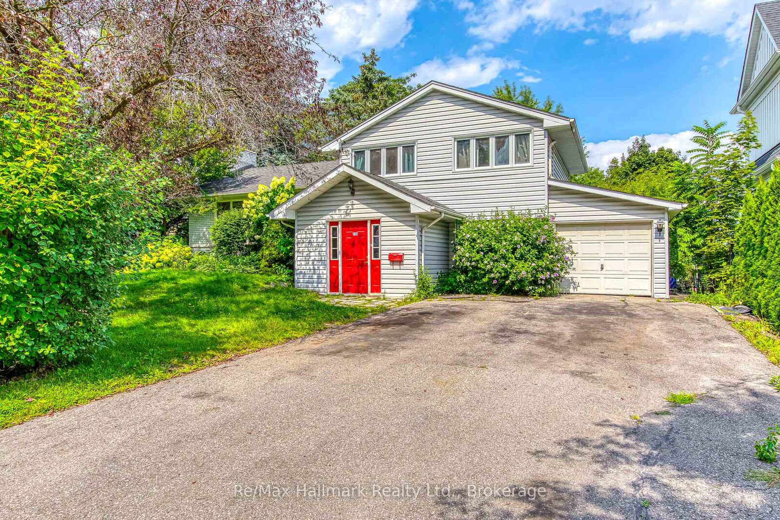Property Photo:  235 Tweedsdale Crescent  ON L6L 4P8 