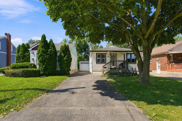 13 Prestwick Avenue — photo 1