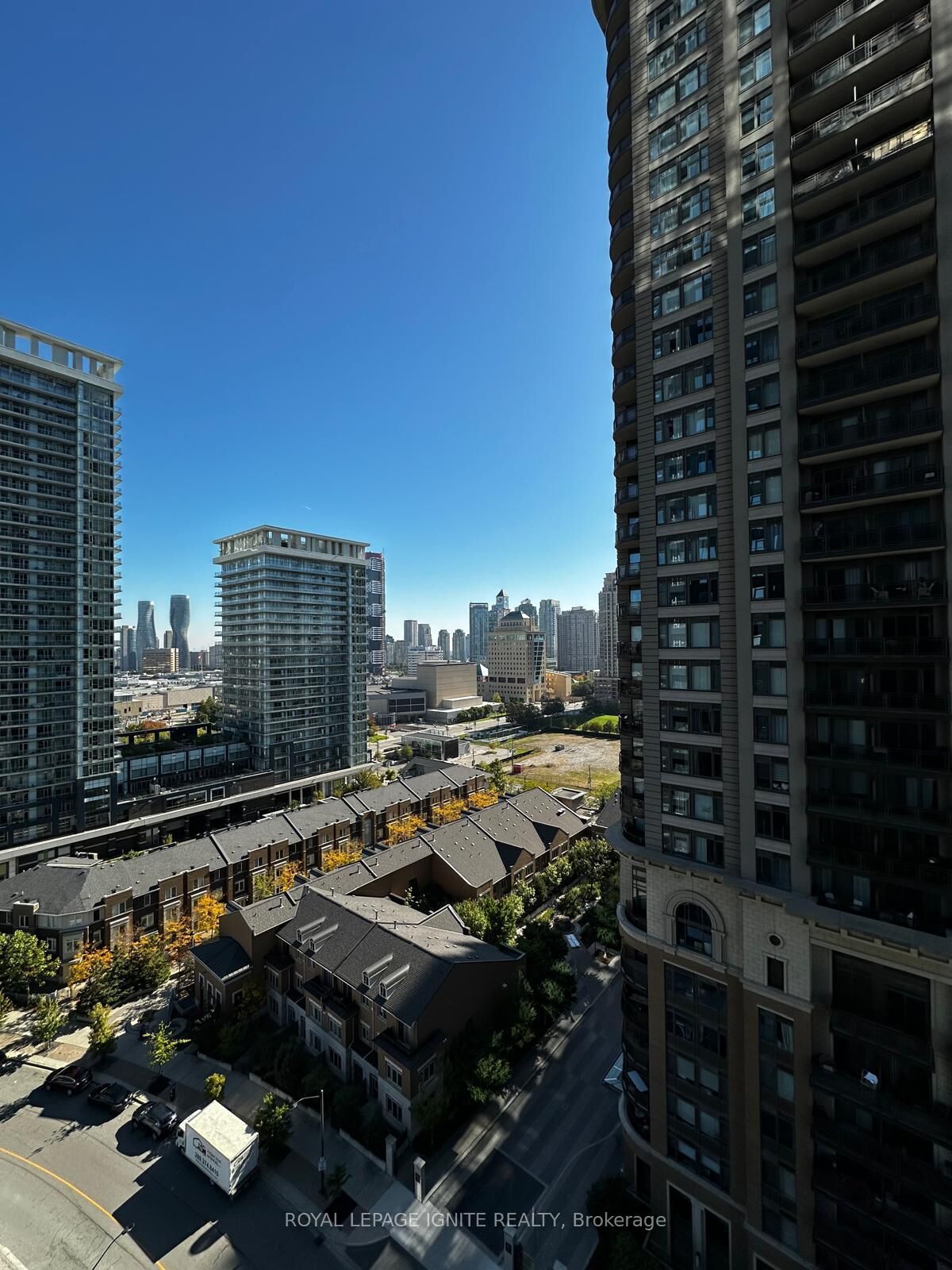 Property Photo:  395 Square One Drive 1307  ON L5B 0P6 