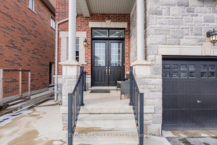 Property Photo: 17 Monarch Drive ON L7G 0H9