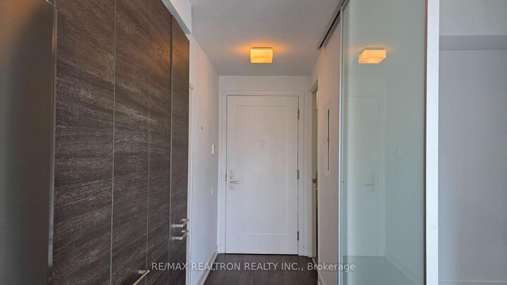 Property Photo:  28 Wellesley Street E 1103  ON M4Y 1G3 