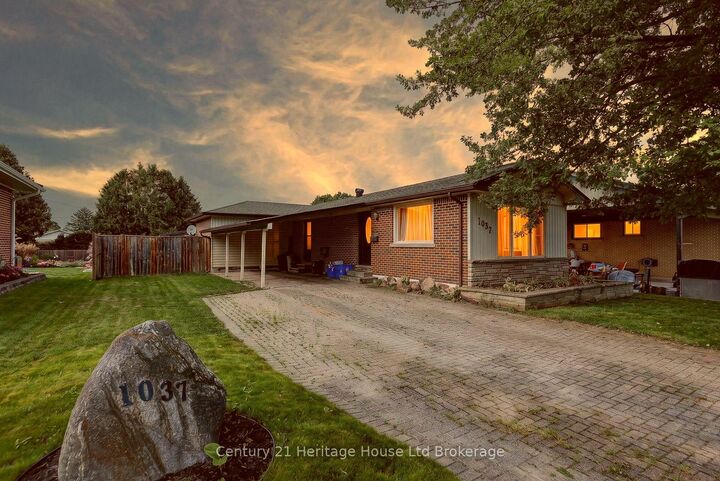 1037 Warwick Street — photo 1