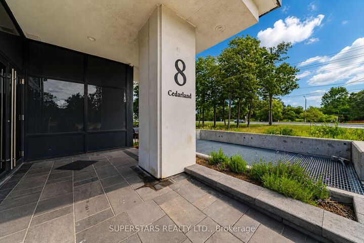 Property Photo: 8 Cedarland Drive 1605 ON L6G 0H4
