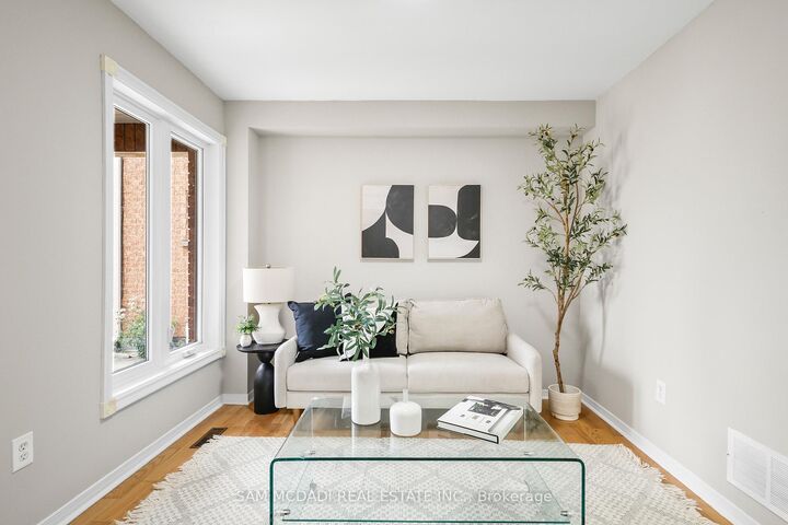 Property Photo: 3847 Densbury Drive ON L5N 6Z3