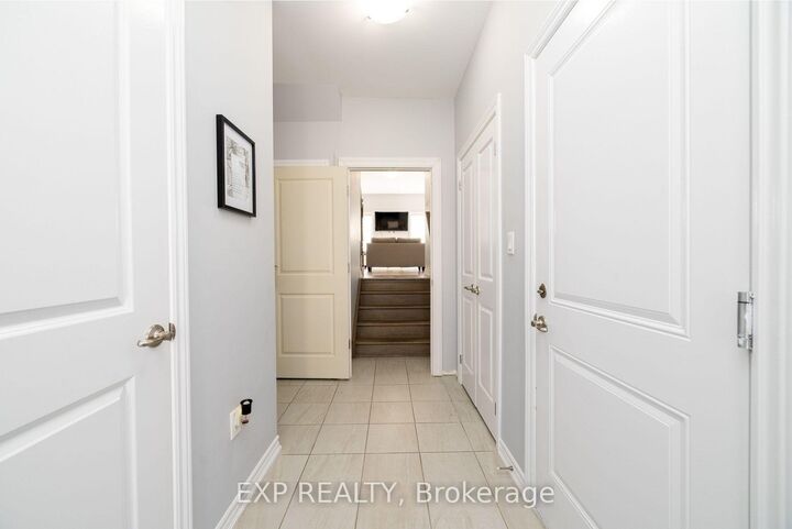 Property Photo:  324 Equestrian Way 44 (Main)  ON N3E 0E2 