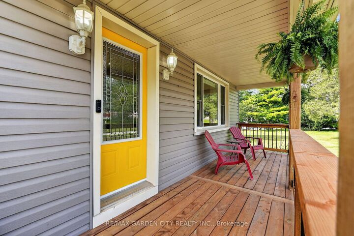 Property Photo: 843 Lyons Creek Road ON L3B 5N4