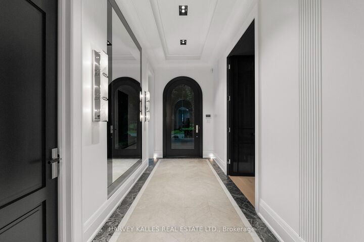 Property Photo: 106 Richview Avenue ON M5P 3E9