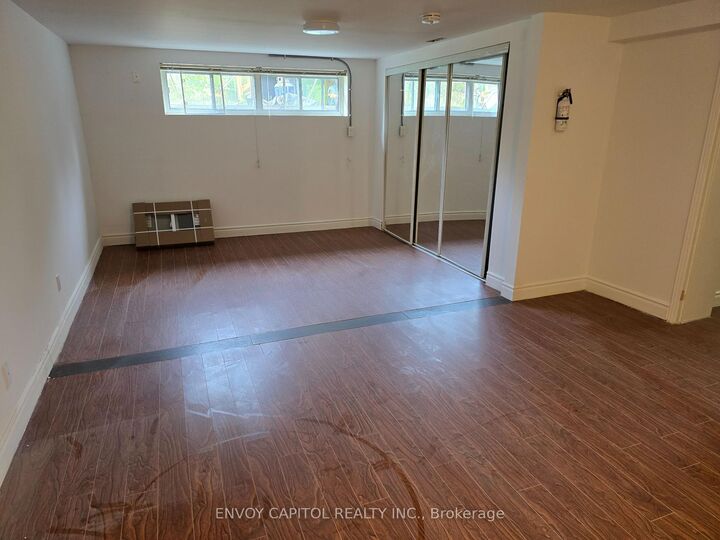 Property Photo:  6 Arrowstook Road Basement Bachelor  ON M2K 1J9 