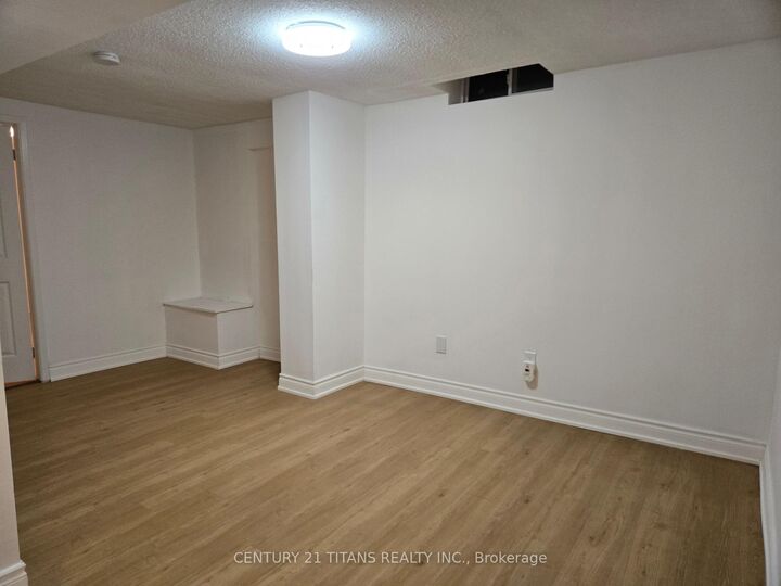 Property Photo:  59 William Honey Crescent Lower  ON L3S 2L3 