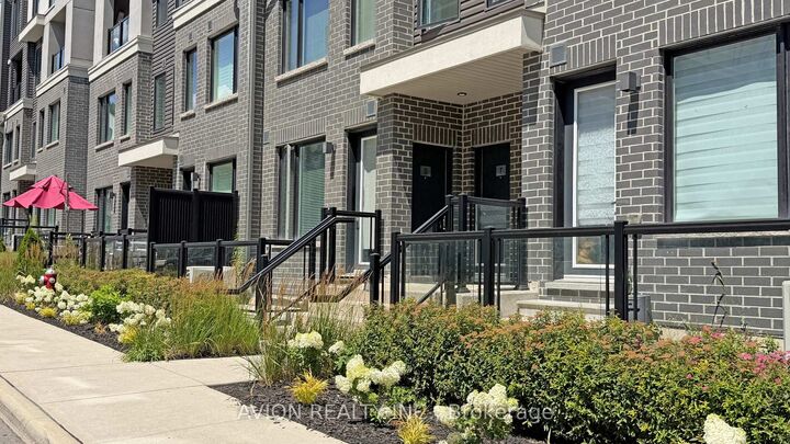 Property Photo: 3473 Widdicombe Way 8 ON L5L 0B8
