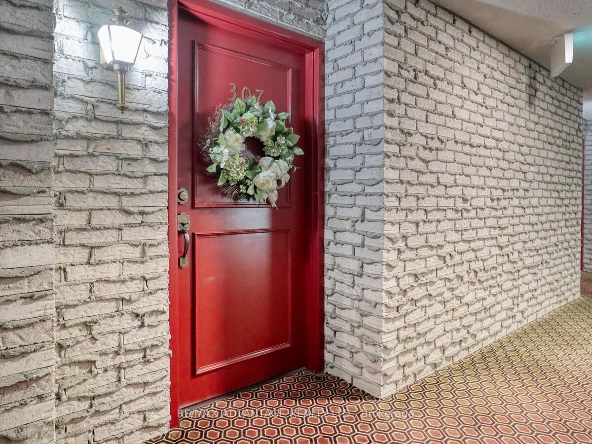 Property Photo:  693 Windermere Road 307  ON N5X 2P1 