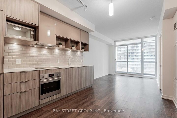 Property Photo:  52 Forest Manor Road 1204  ON M2J 0E2 