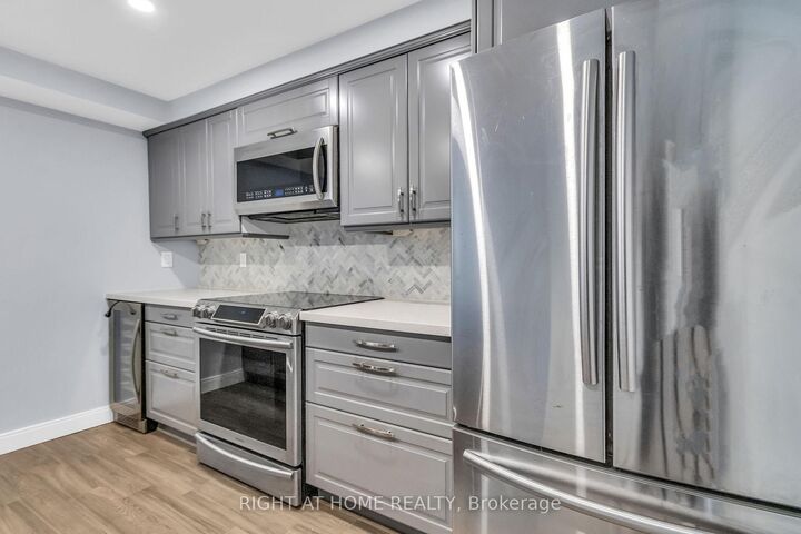 Property Photo: 356 McRae Drive 406 ON M4G 4G4