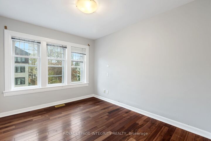 Property Photo: 240 Blackburn Avenue ON K1N 8A8