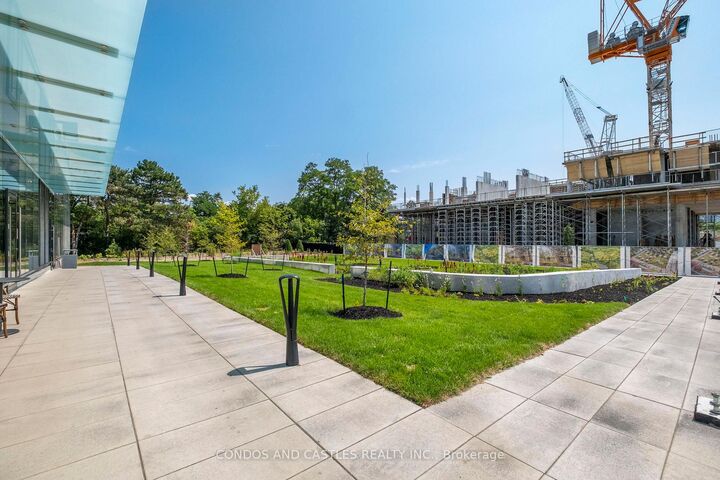 Property Photo: 29 Green Trail Court 1805 ON M2K 0J9