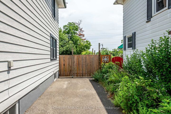 Photo de la propriété: 4428 Homewood Avenue ON L2E 4X5
