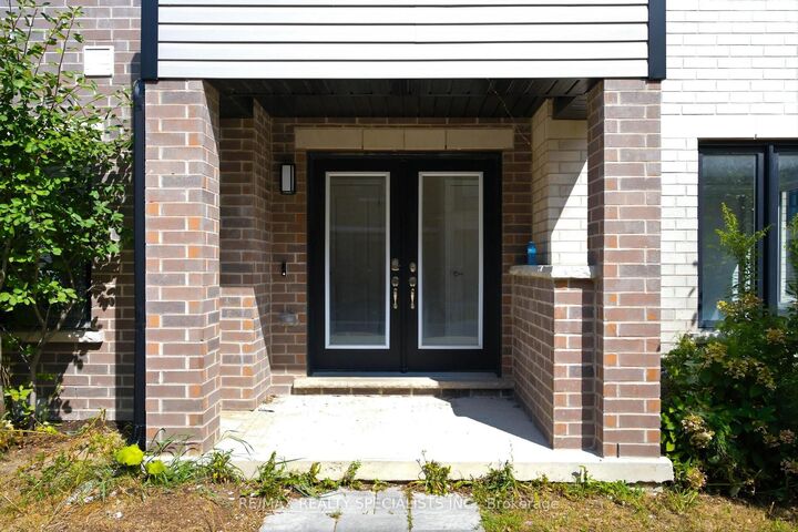 Property Photo:  585 Colborne Street 601  ON N3S 0K4 