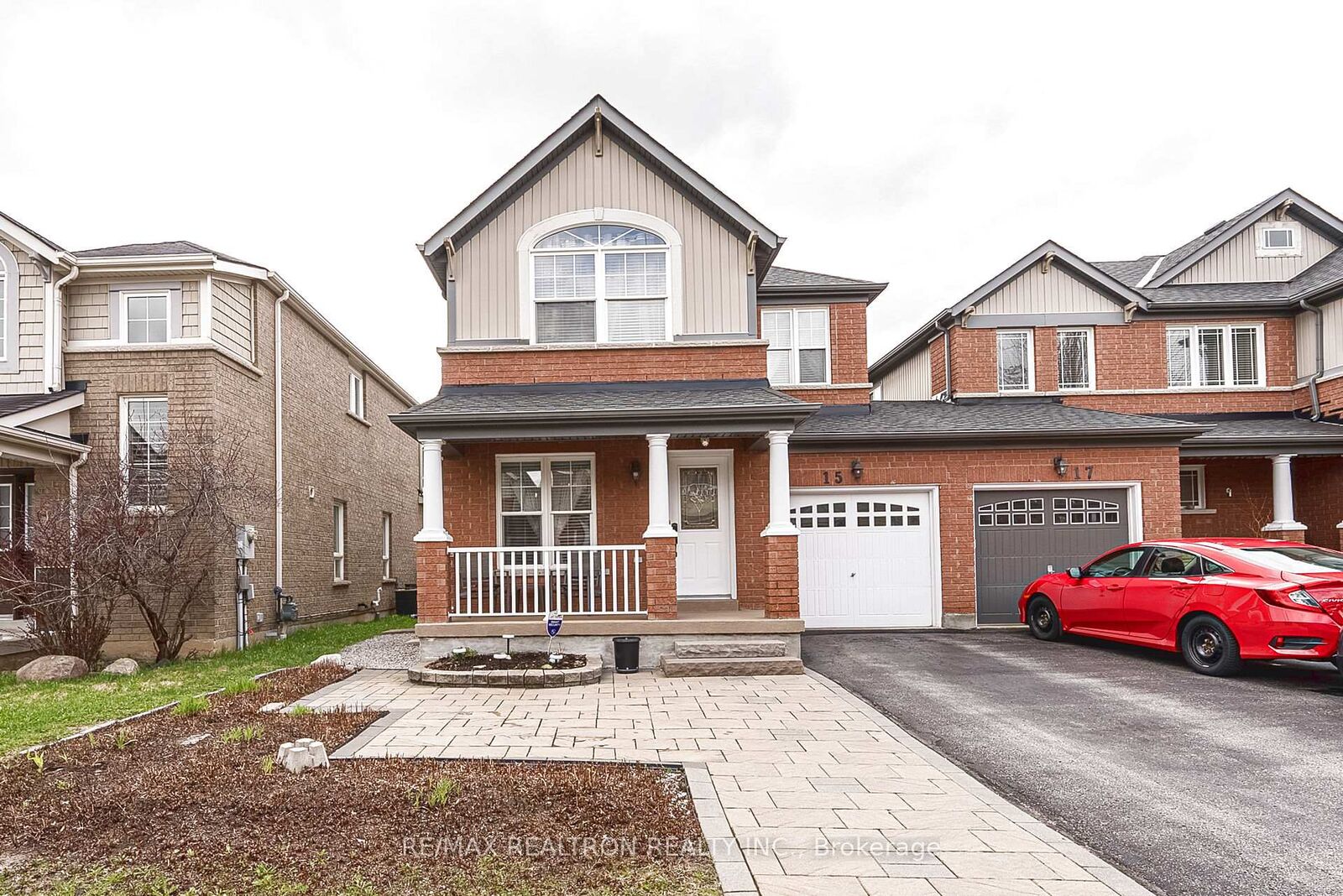 Property Photo: 15 Brumstead Drive N ON L4E 0C5