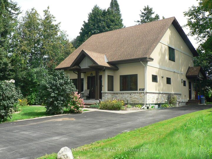 Property Photo: 1271 Field Street ON K2C 2P9