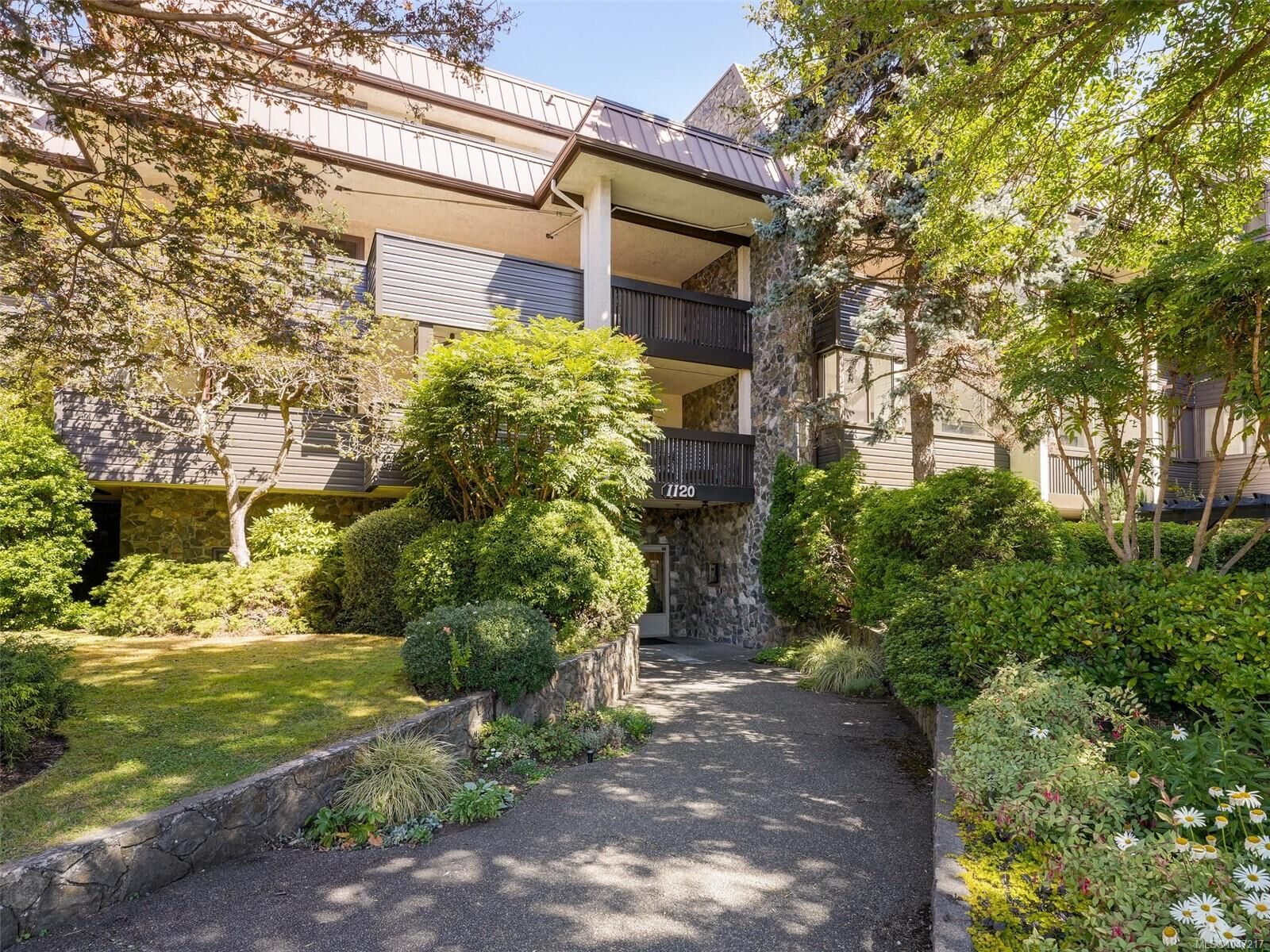 Property Photo: 1120 Fairfield Rd #203 BC V8V 3A7