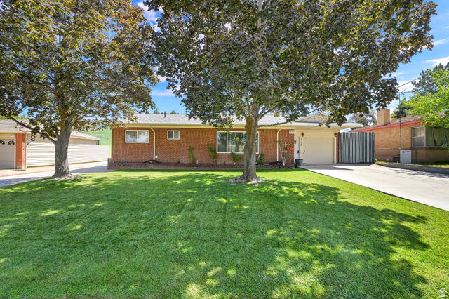 Property Photo: 3876 S 2050 W UT 84067